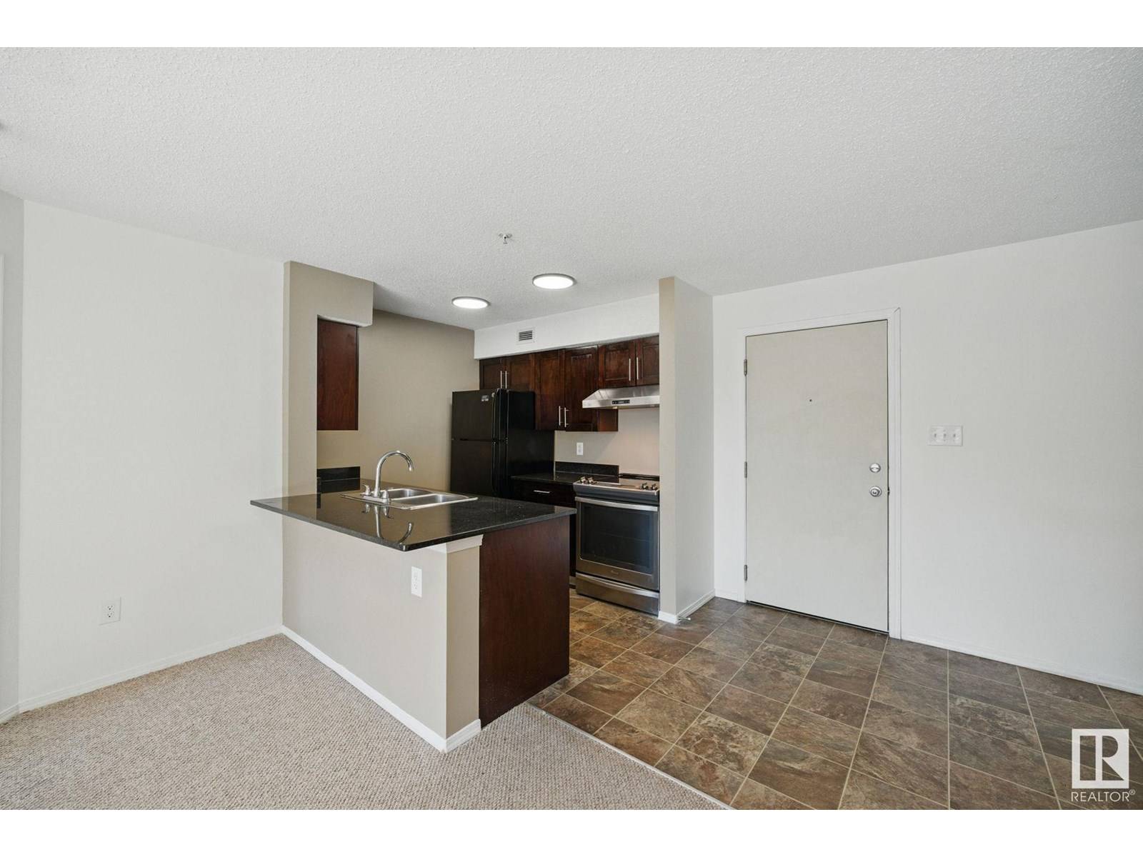Edmonton, AB T5Y0W9,#213 1060 MCCONACHIE BV NW