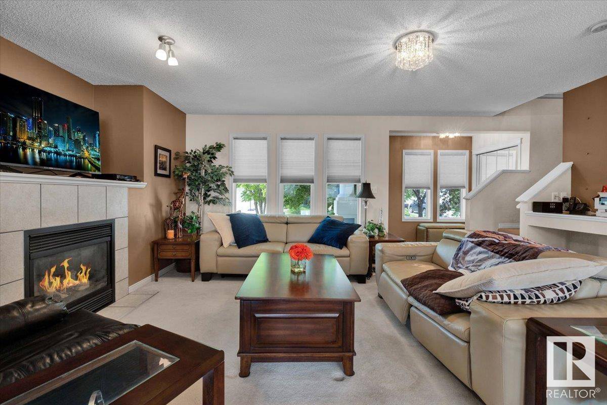 Edmonton, AB T6X1E6,1109 80 ST SW