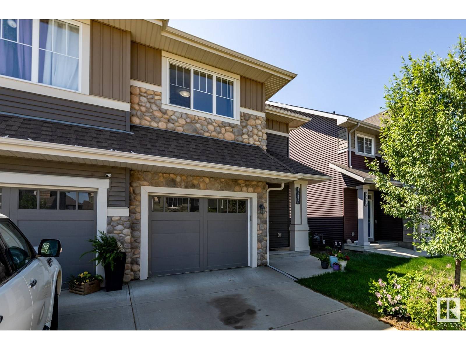 Edmonton, AB T6X2H6,5217 Crabapple LI SW SW