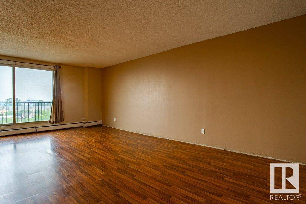 Edmonton, AB T5H3Y6,#906 9028 JASPER AV NW