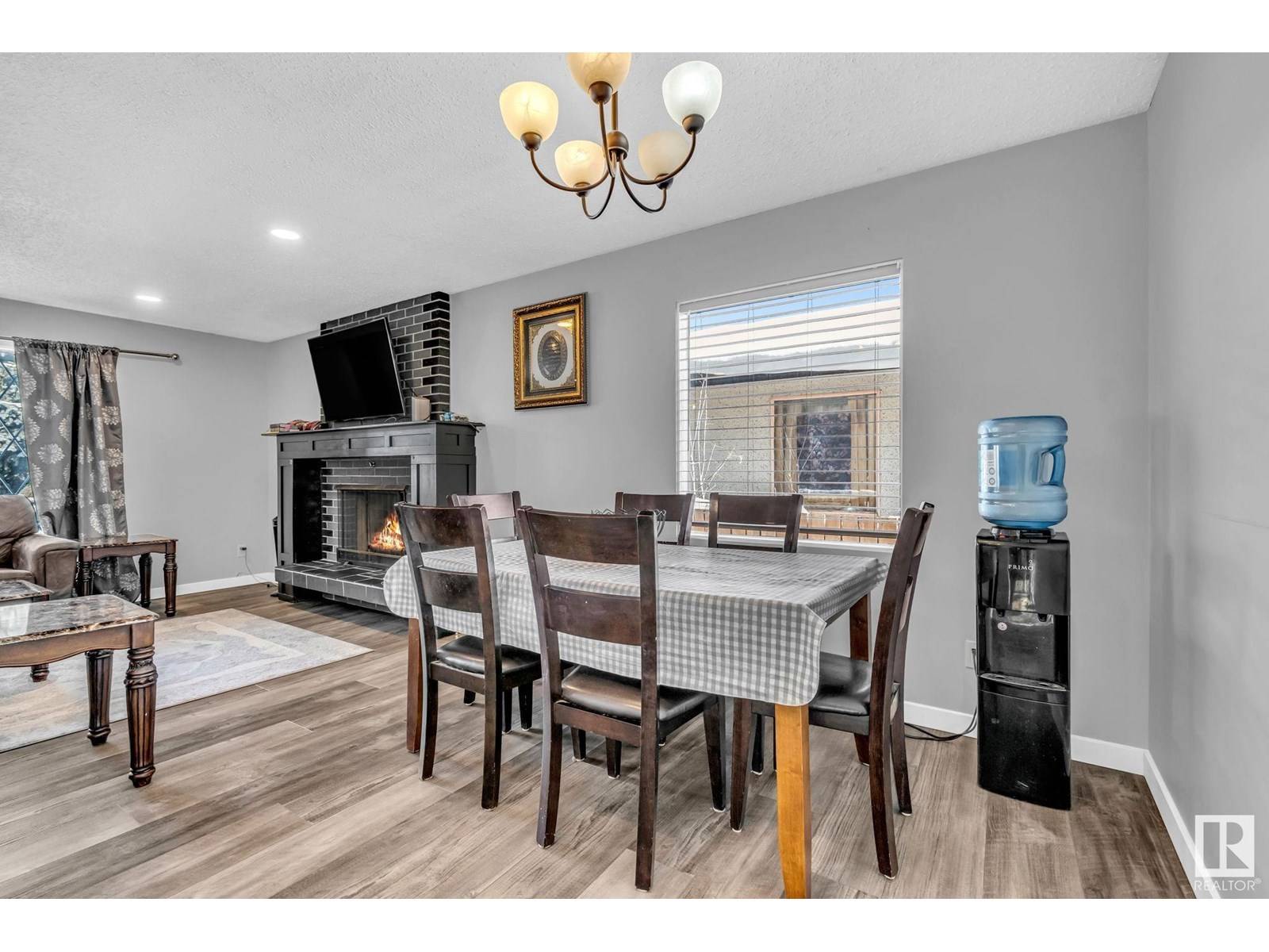 Edmonton, AB T5X1R1,12135 152A AV NW