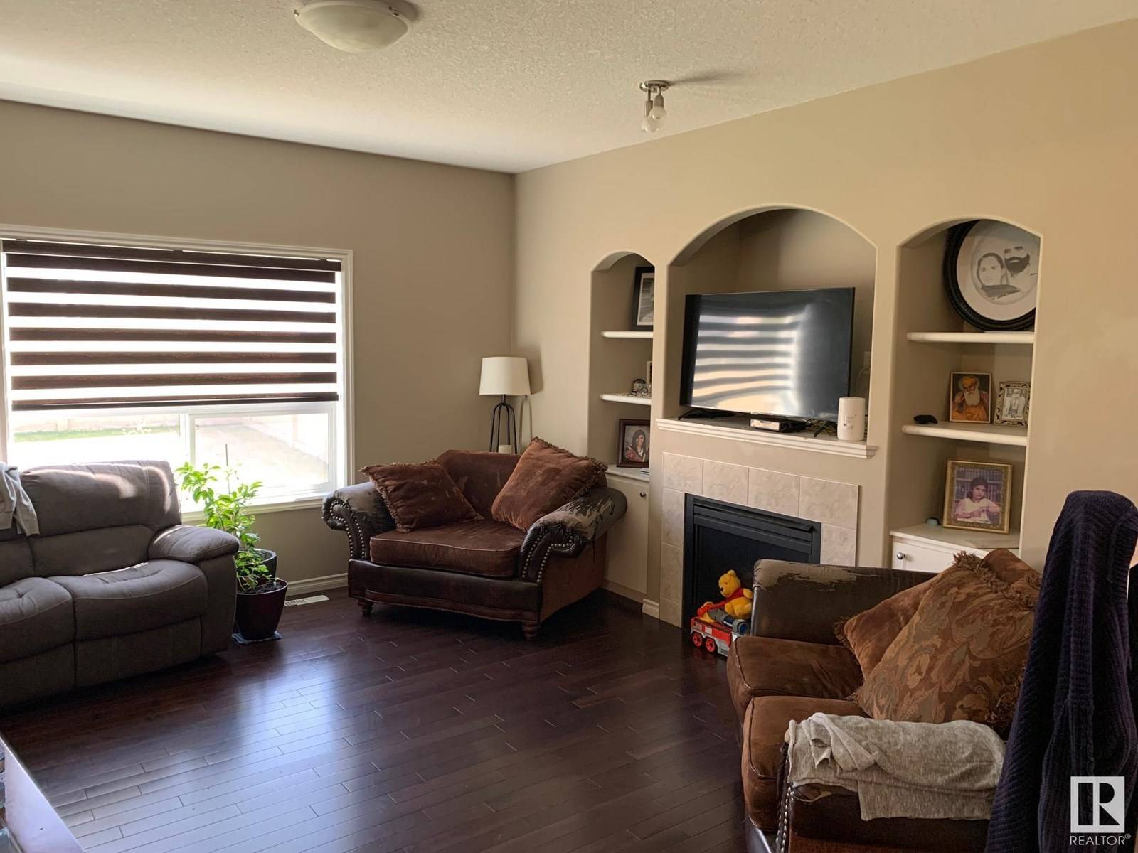 Edmonton, AB T6X0S1,1741 63A ST SW