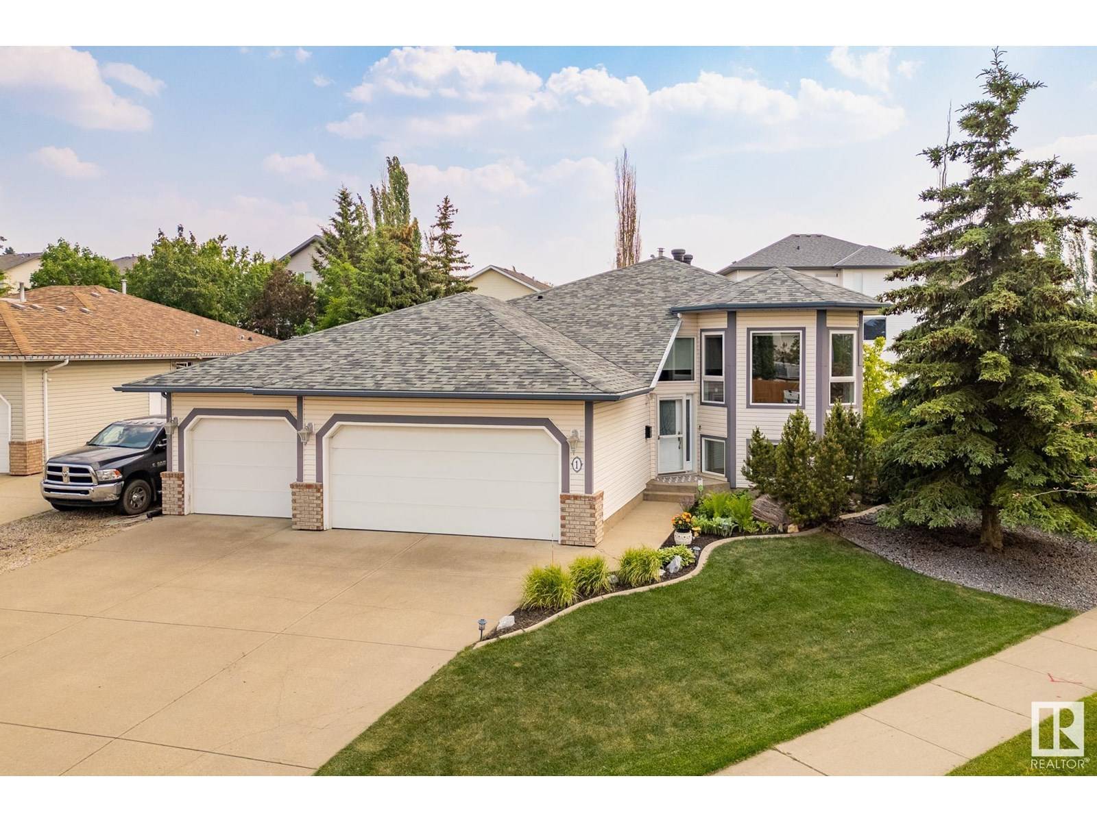Sherwood Park, AB T8A5R6,1 HIGHLAND WY