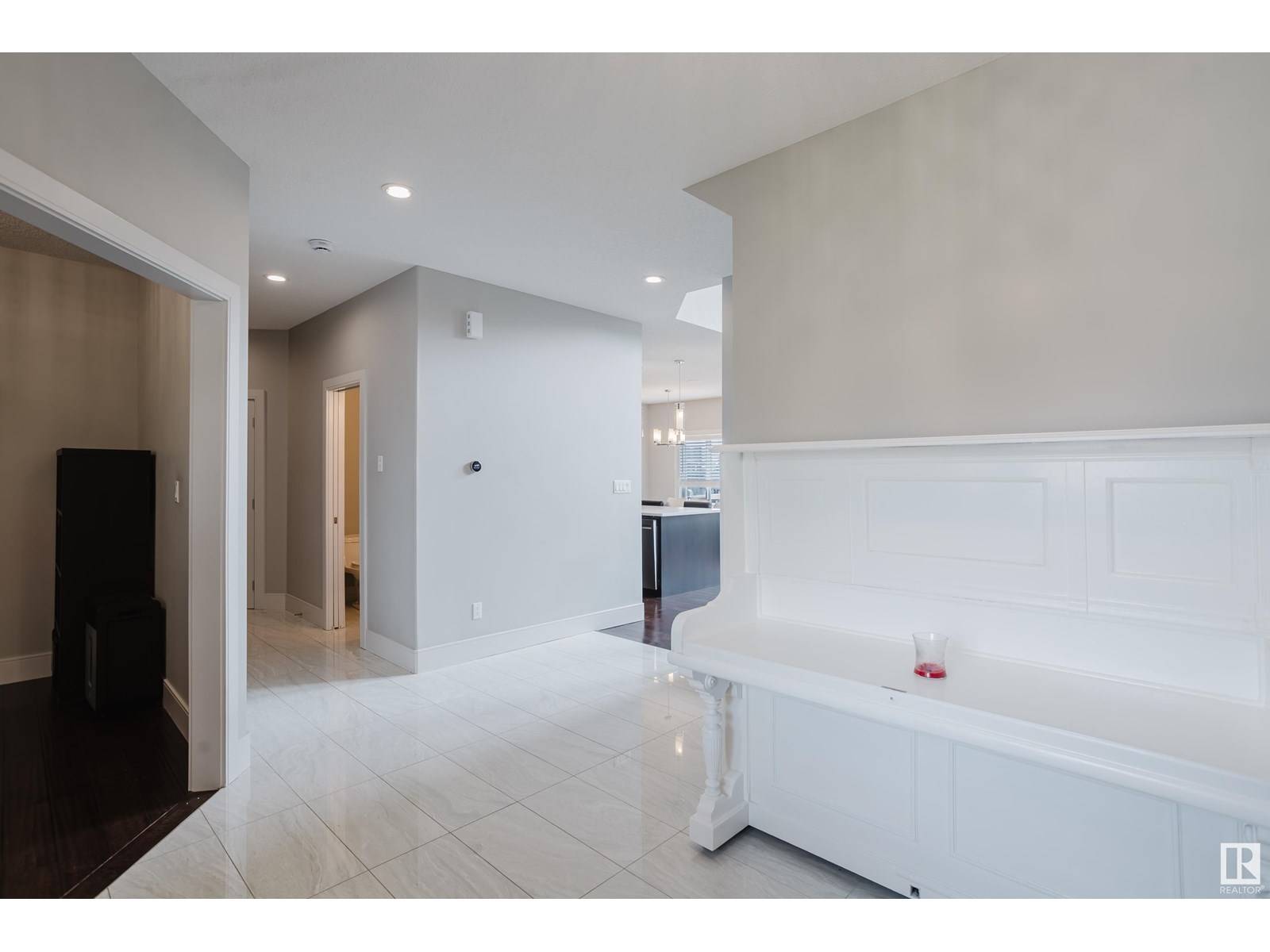 Edmonton, AB T6W1Z7,17403 11 AV SW