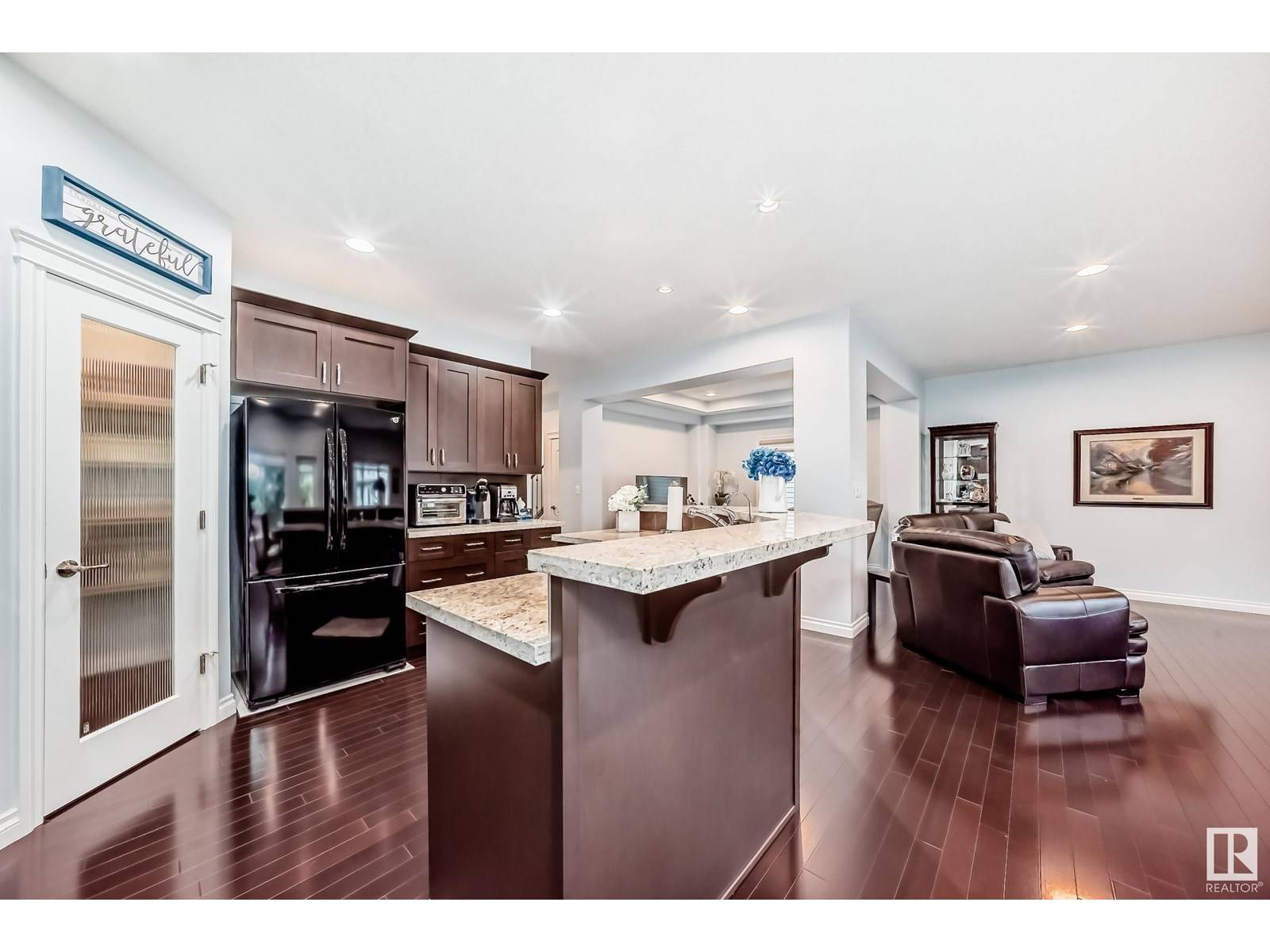 Edmonton, AB T6M0M2,1141 HAYS DR NW