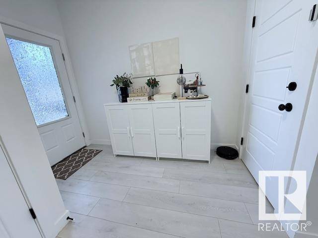 Edmonton, AB T6W4B2,2890 COUGHLAN GREEN DR SW SW