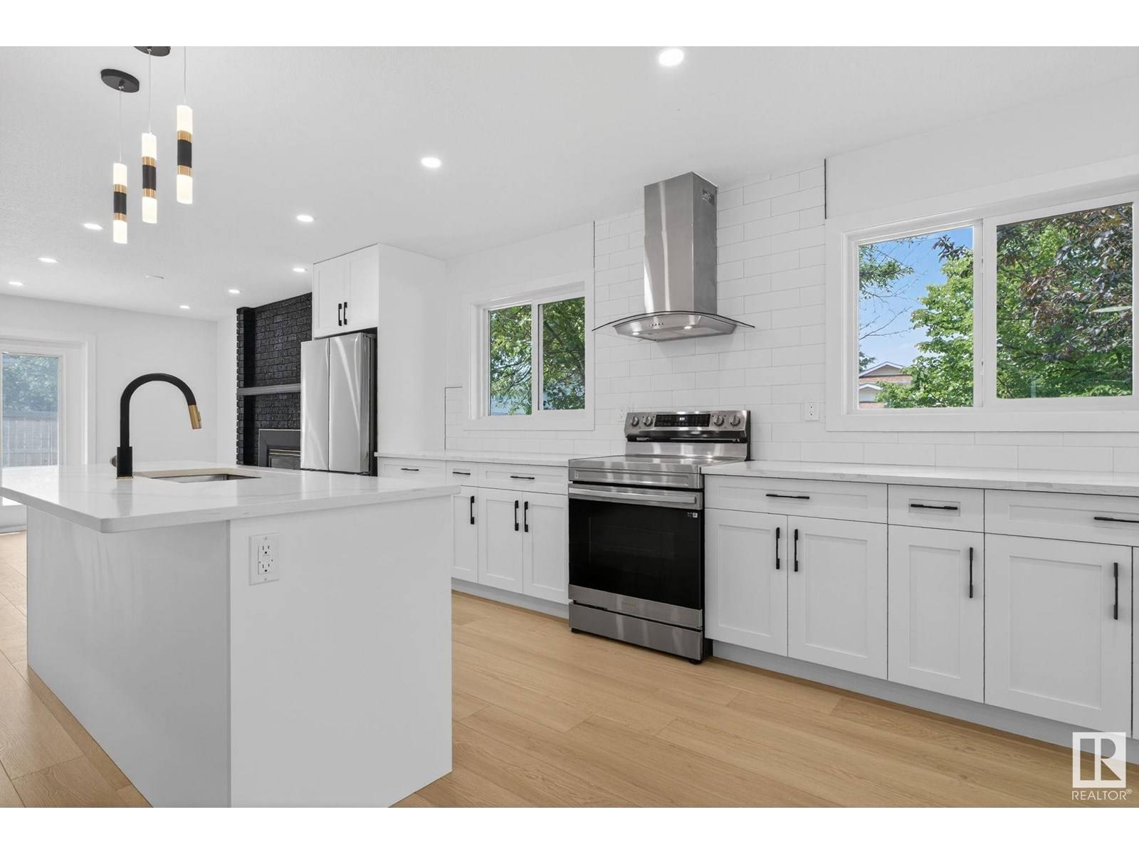 Sherwood Park, AB T8H1C1,1 COACHMAN PL