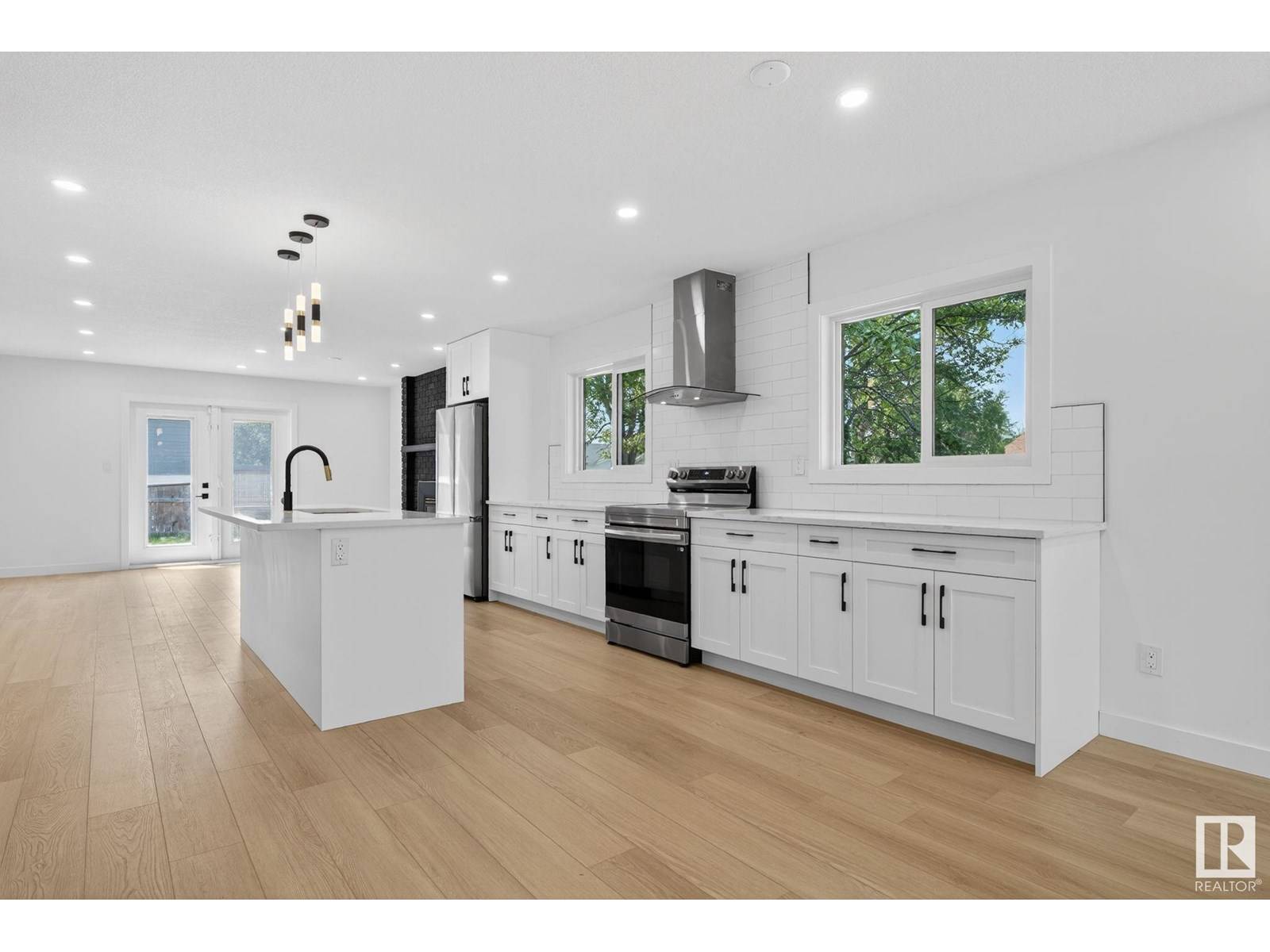 Sherwood Park, AB T8H1C1,1 COACHMAN PL