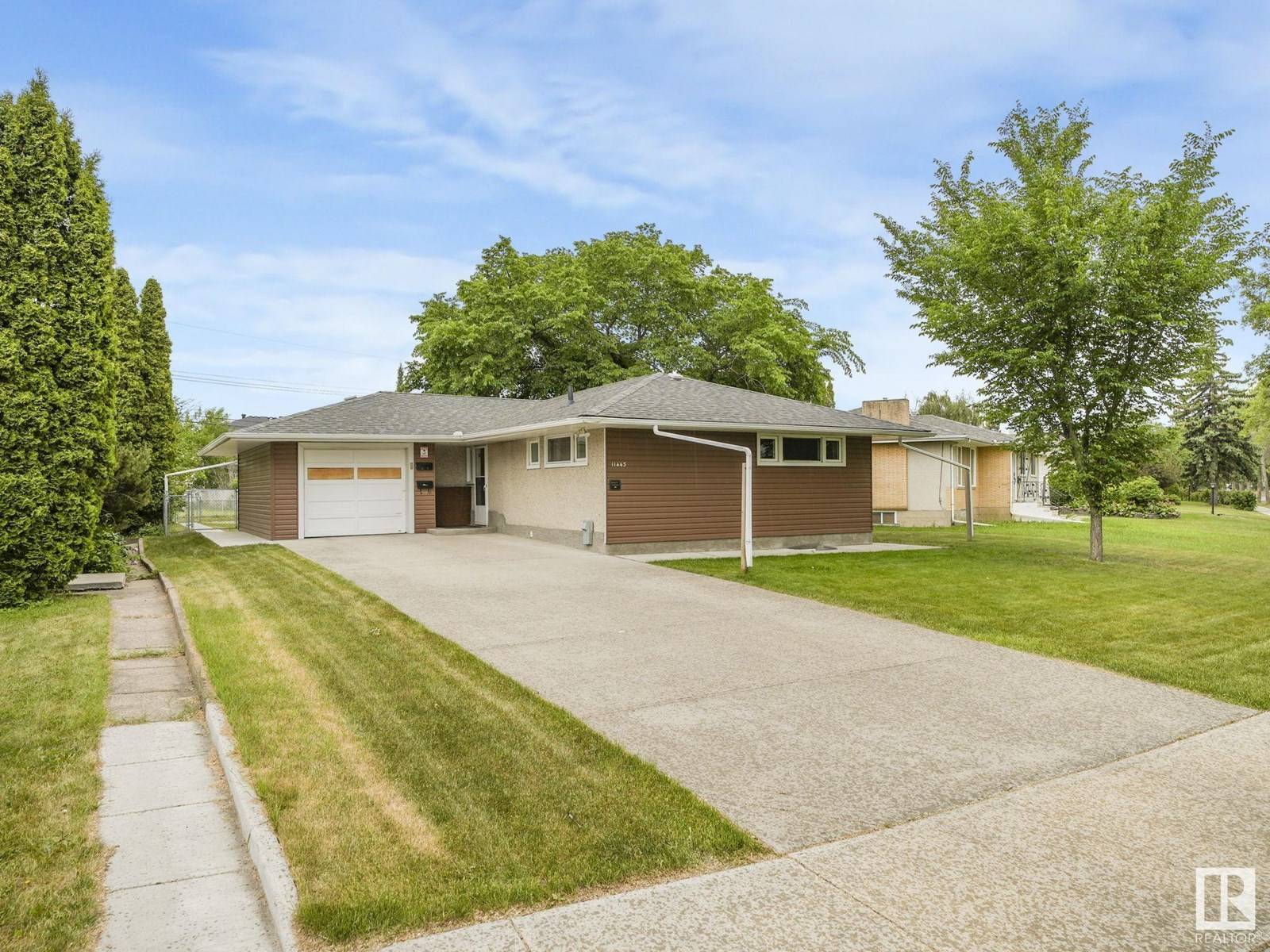 Edmonton, AB T5G2M9,11443 105 ST NW