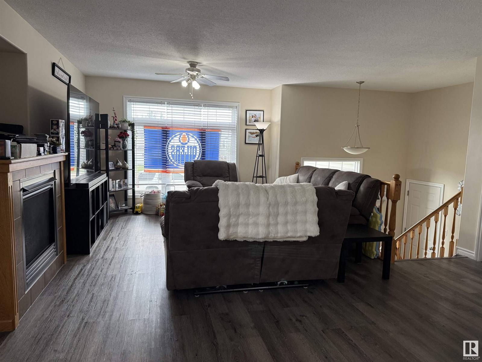 Drayton Valley, AB T7A0A8,4018 47 AV