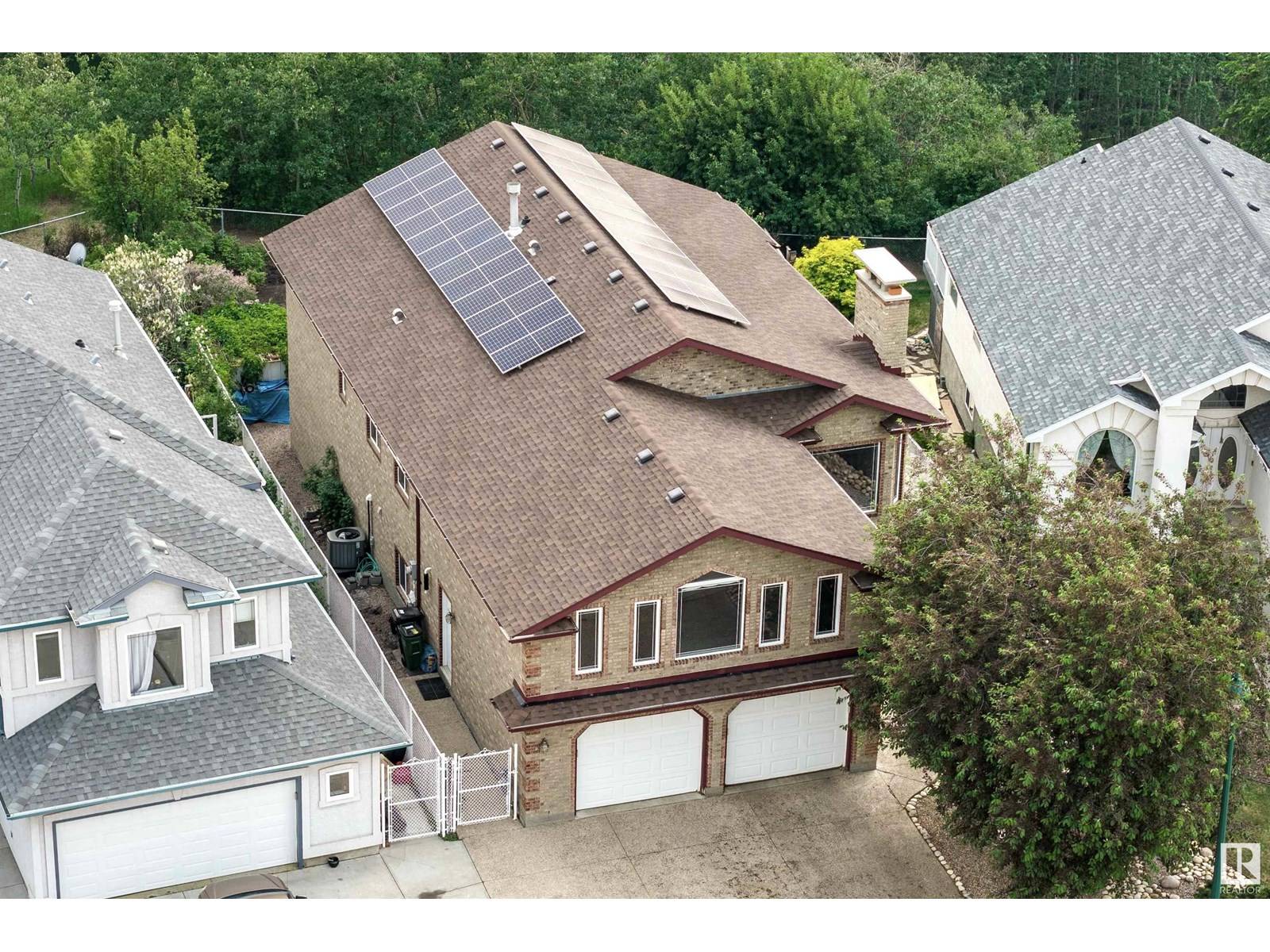 Edmonton, AB T5A5G1,3811 130 AV NW