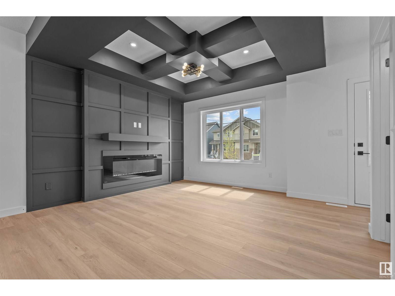Morinville, AB T8R2P1,9905 107 AV