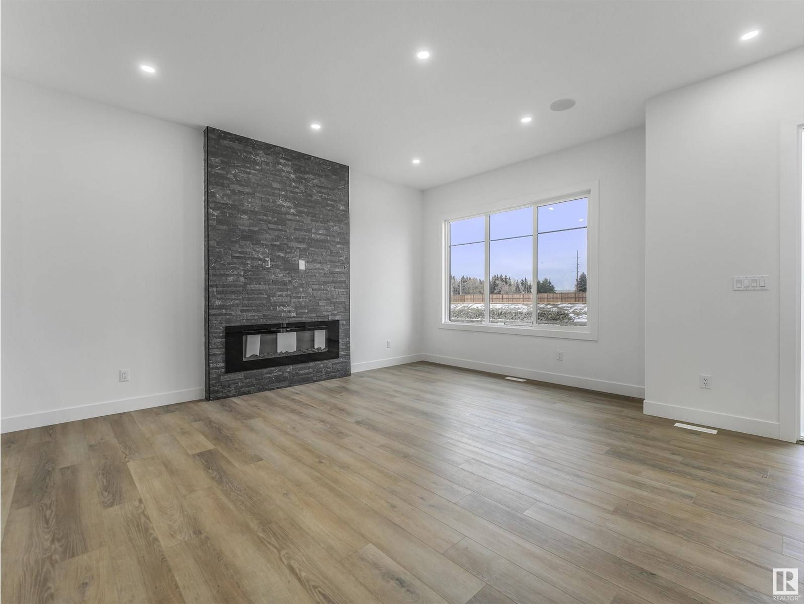 Sherwood Park, AB T8H3A9,18 Catria Point