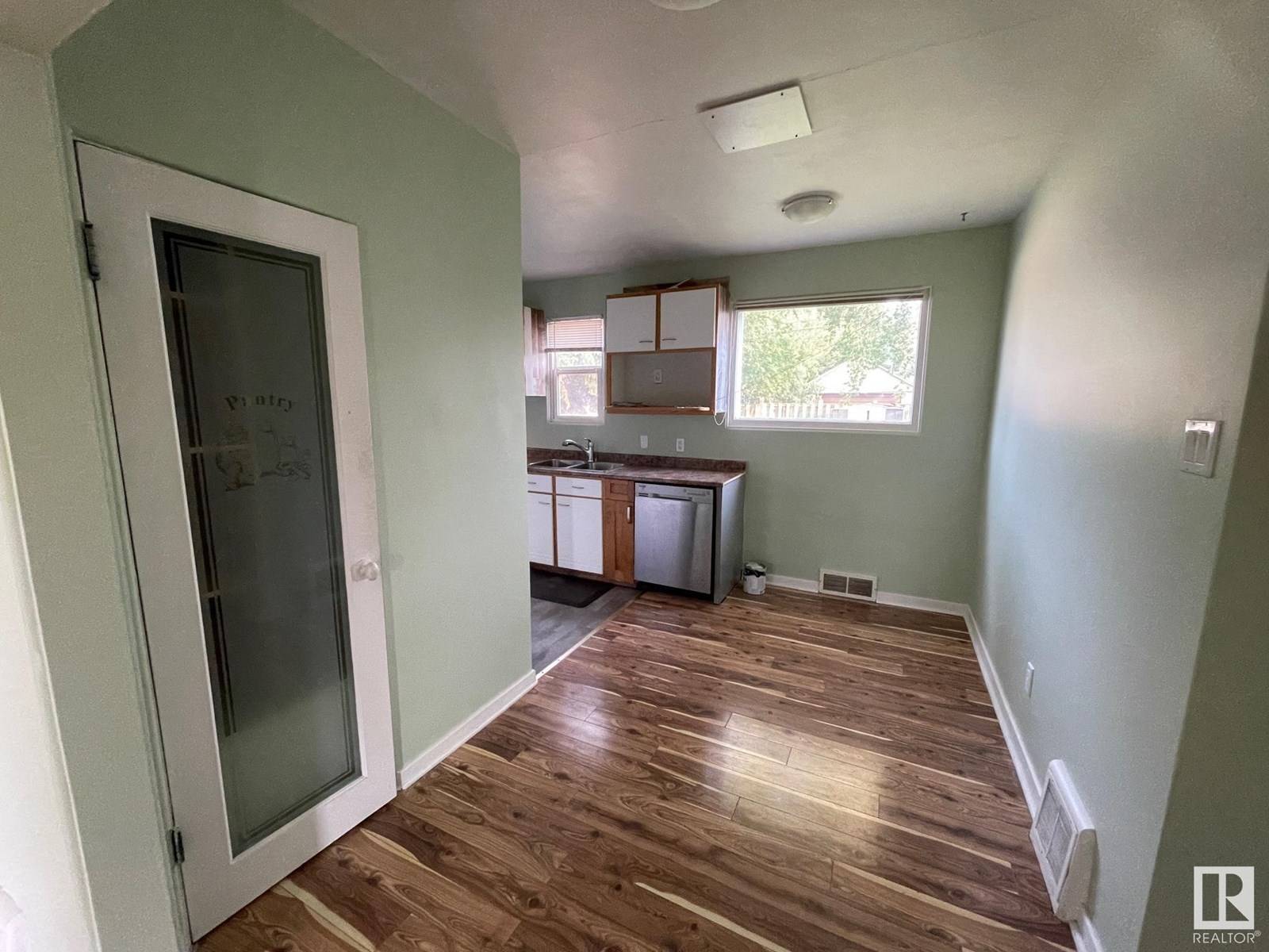 Edmonton, AB T6C0P9,8151 79 AV NW