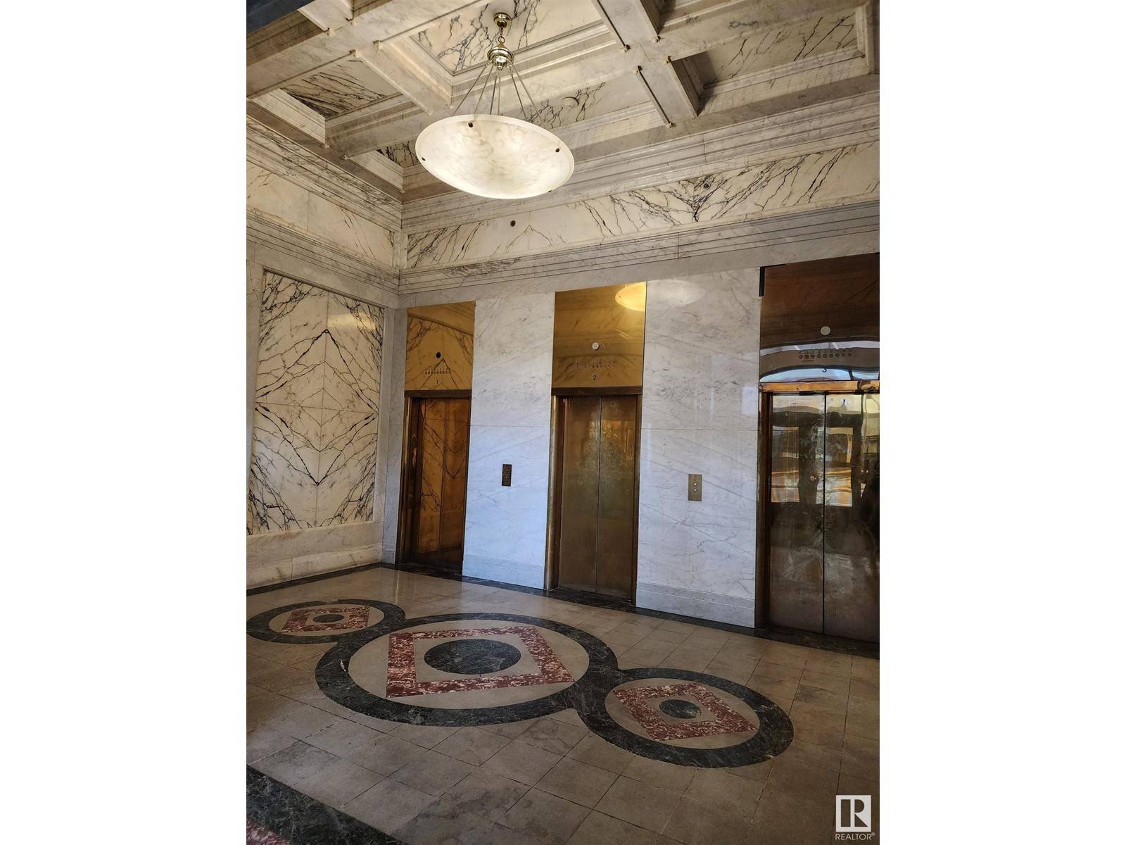 Edmonton, AB T5J0N8,#307 10134 100 ST NW