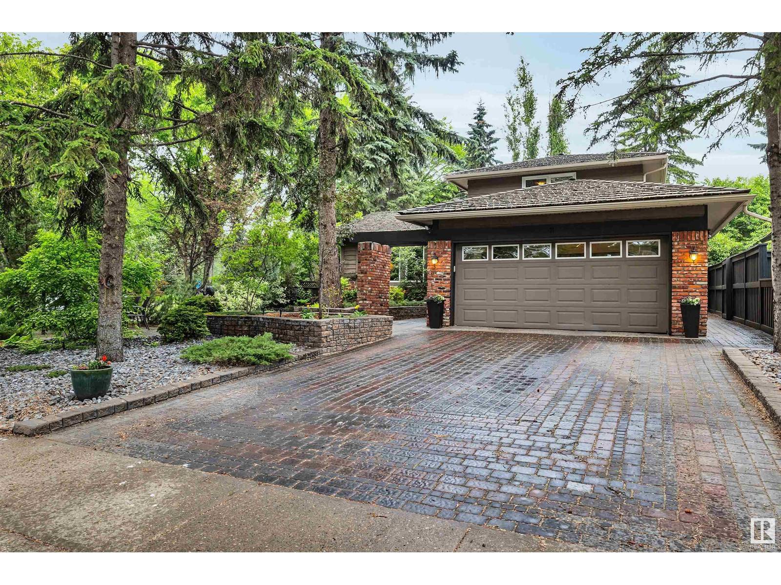 St. Albert, AB T8N2Y5,11 Berrymore Dr