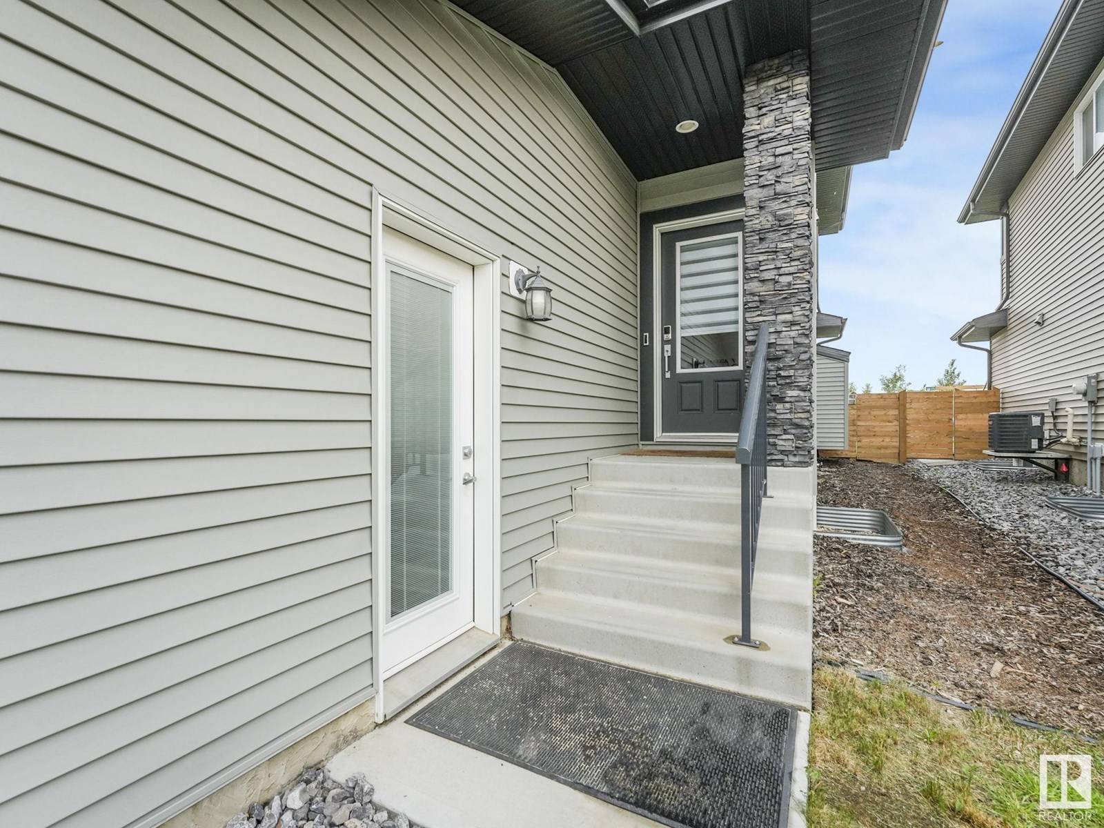 Edmonton, AB T6W3R8,2115 KOSHAL WY SW