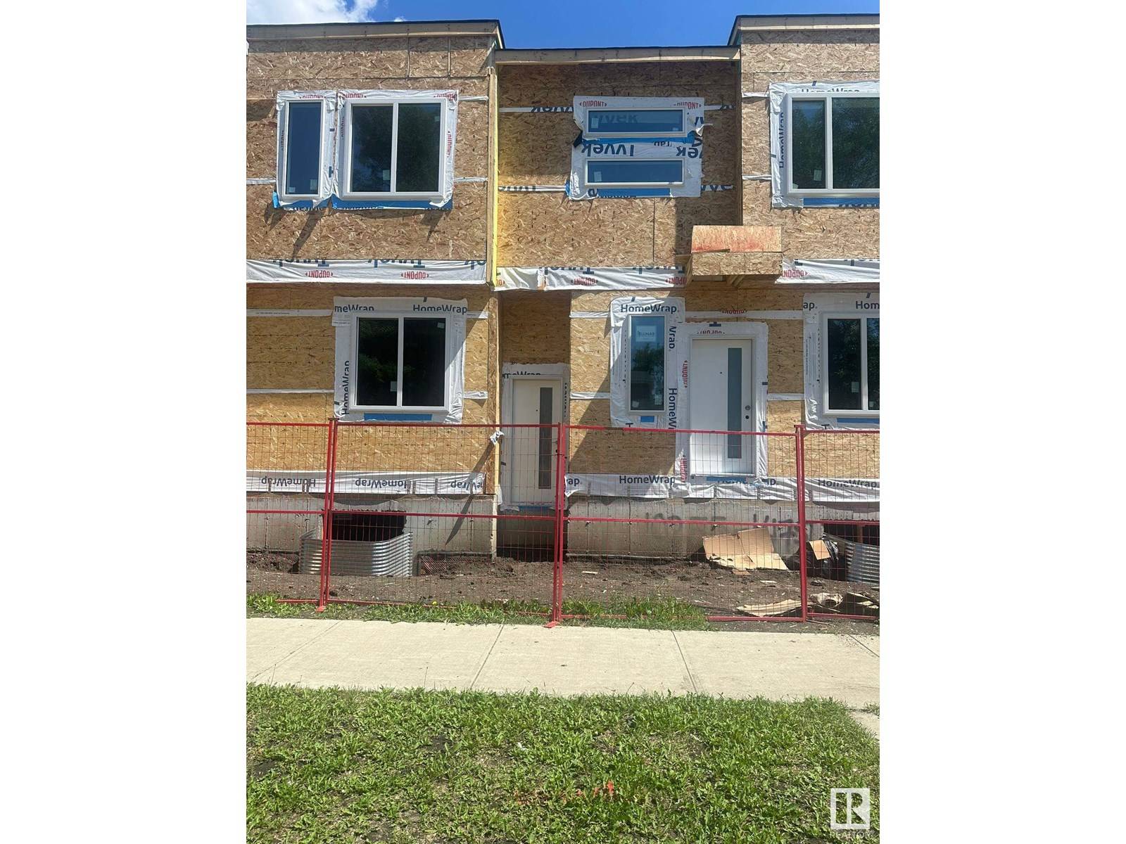 Edmonton, AB T5N0T6,10253 / 55 / 57 147 ST NW