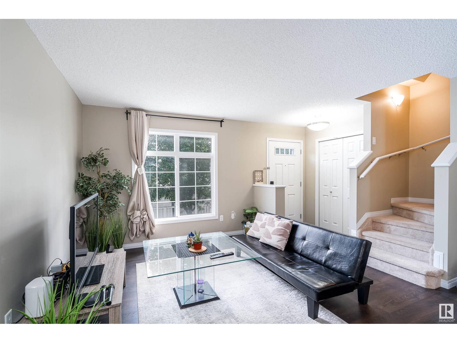 Edmonton, AB T6X1W7,#45 9151 SHAW WY SW