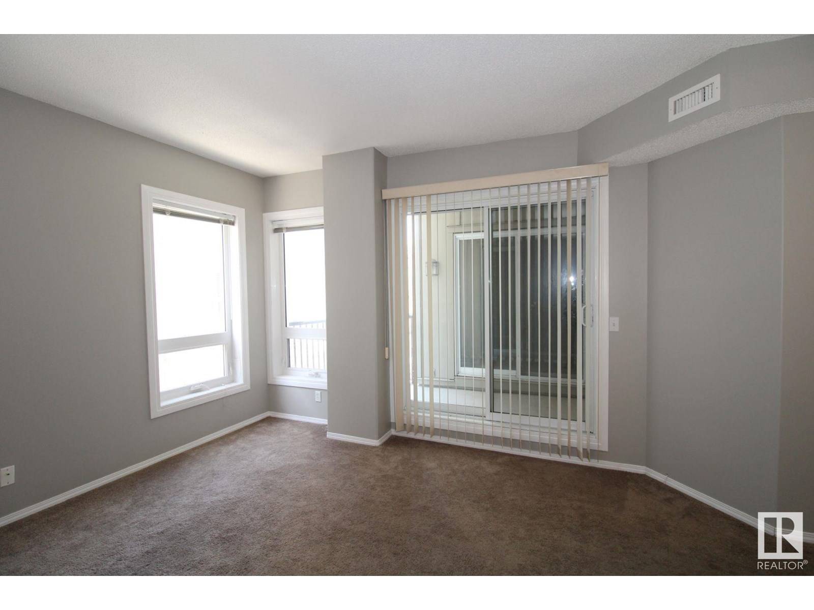 Edmonton, AB T6G2X4,#404 11103 84 AV NW