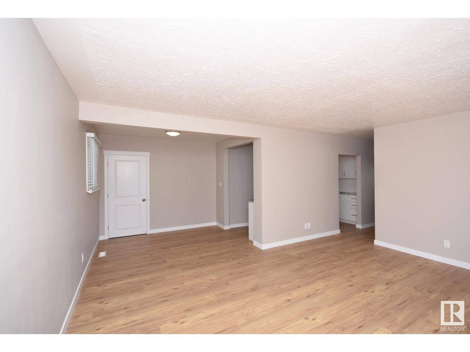 Edmonton, AB T5L1N8,13331 131 ST NW