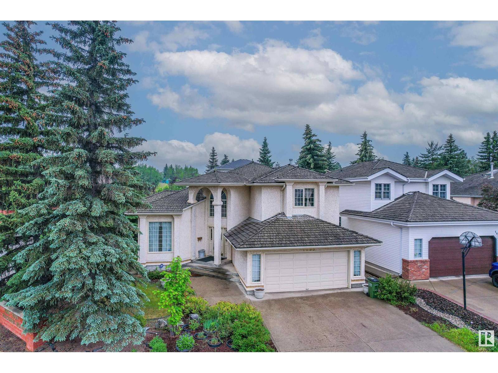 Edmonton, AB T6R2C9,1095 FALCONER RD NW