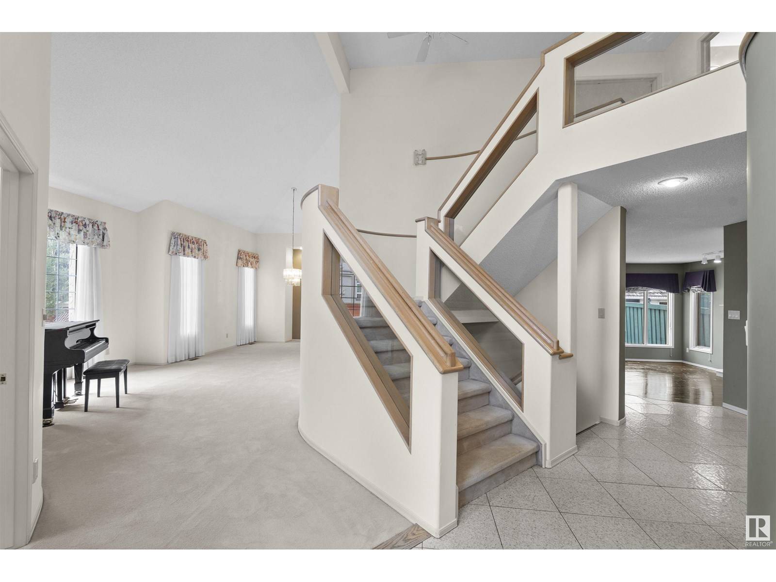 Edmonton, AB T6R2C9,1095 FALCONER RD NW