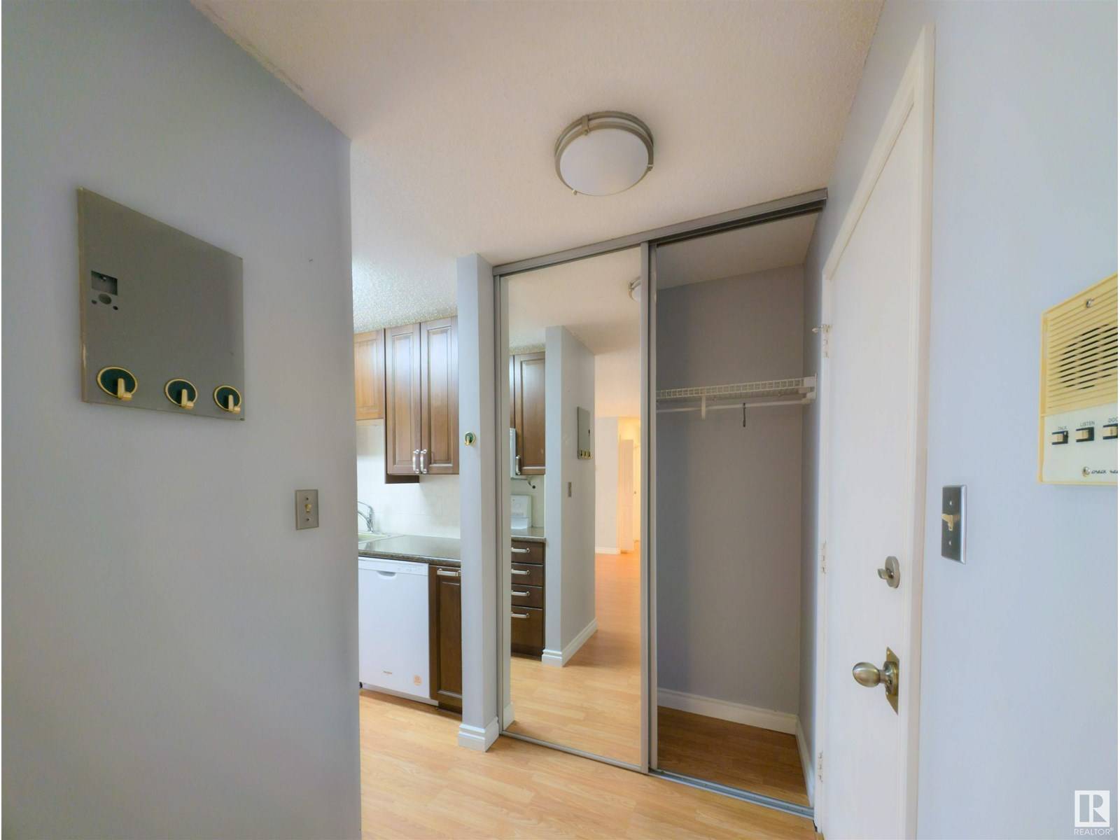 Edmonton, AB T5H4B1,#6 11245 109 AV NW
