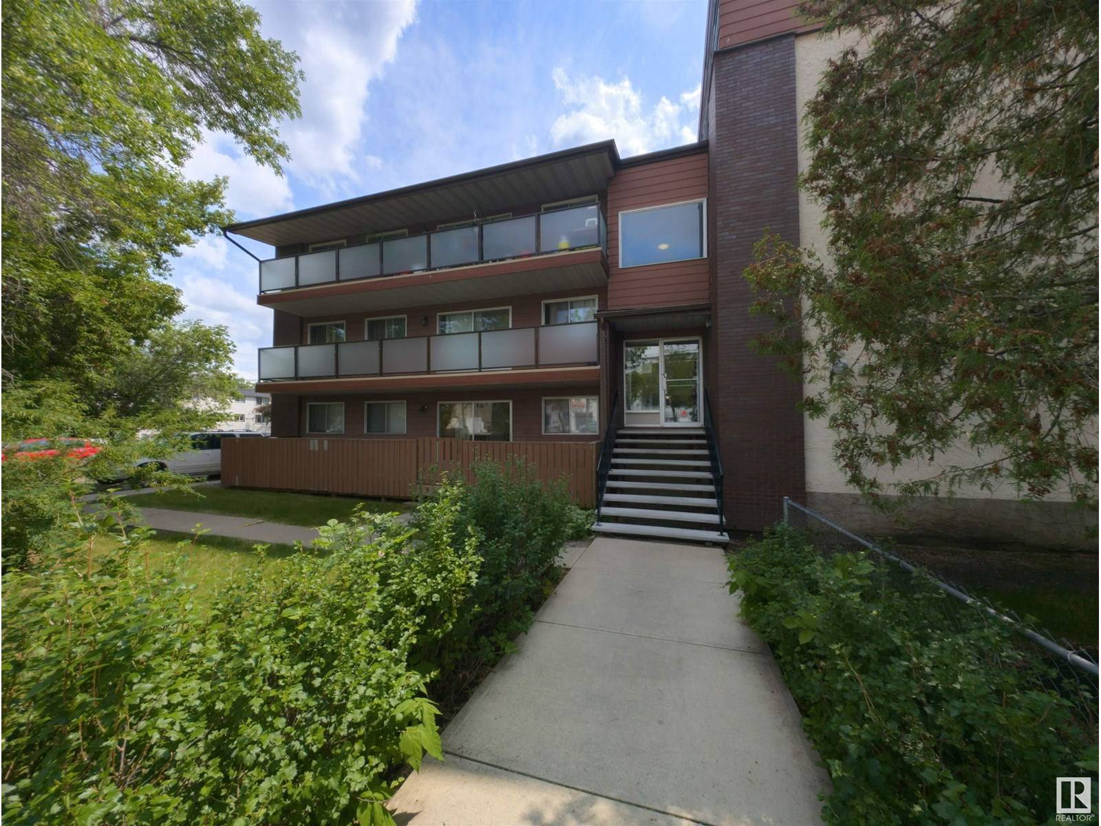 Edmonton, AB T5H4B1,#6 11245 109 AV NW