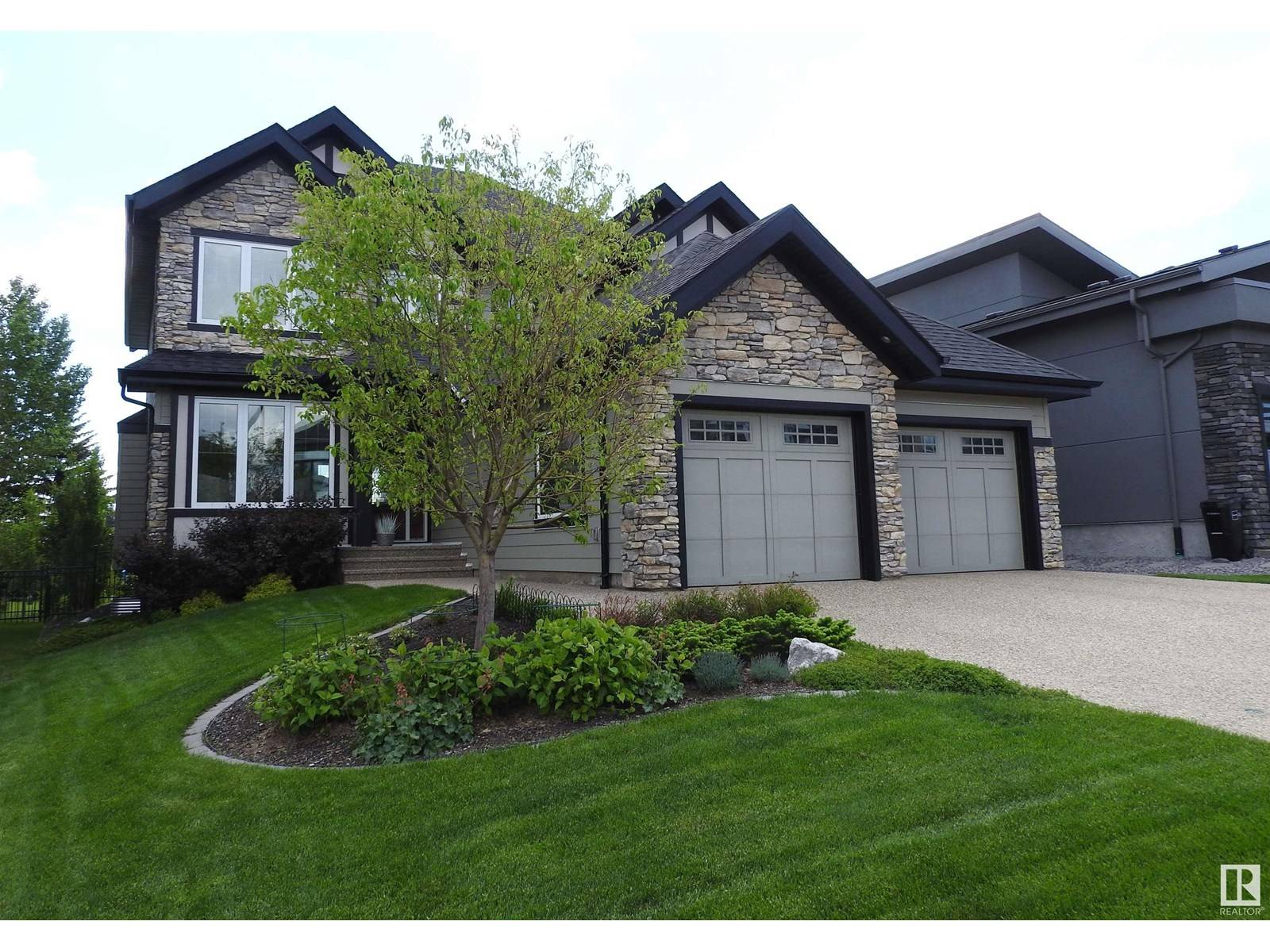 Edmonton, AB T6W2T8,1111 HAINSTOCK GREEN SW
