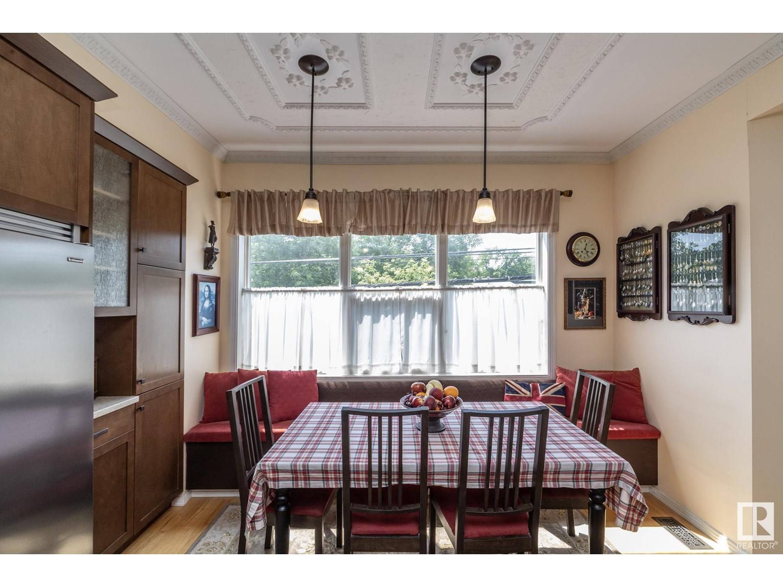 Edmonton, AB T6G0S7,#206 10939 82 AV NW