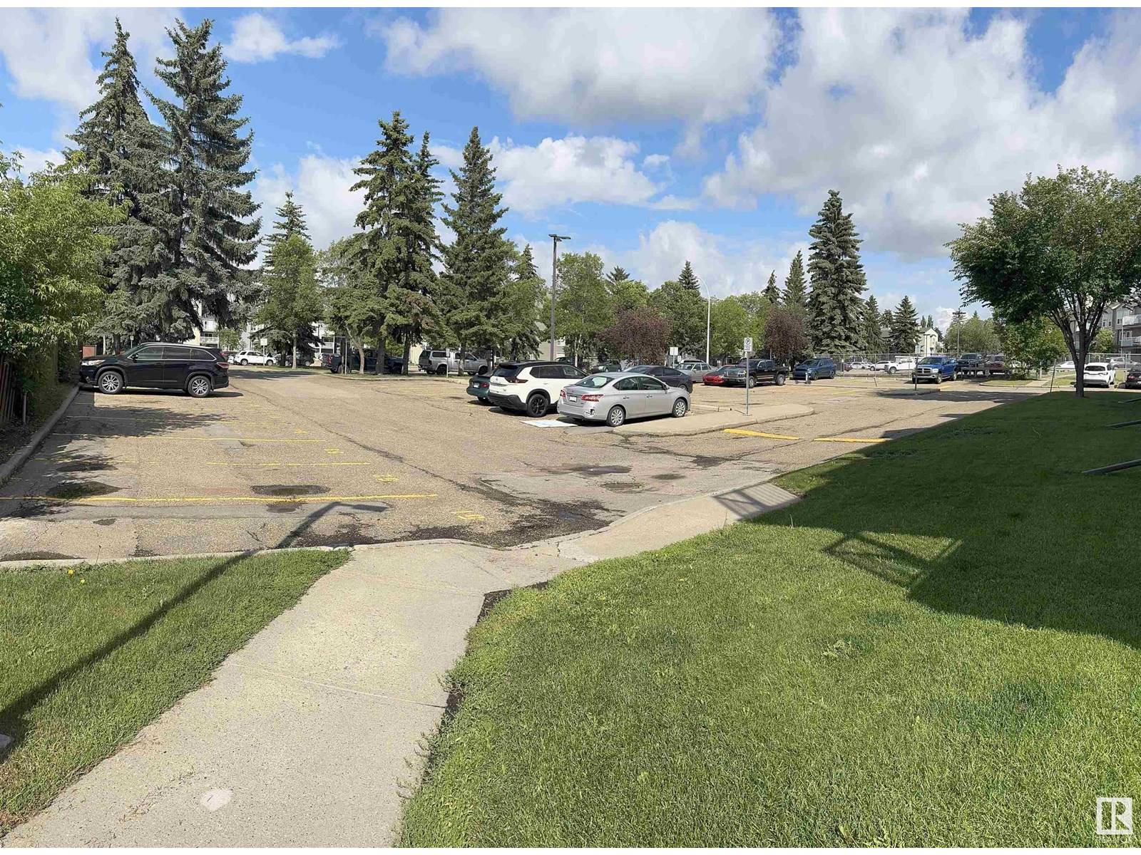 St. Albert, AB T8N3Y2,#210 20 Alpine PL NW