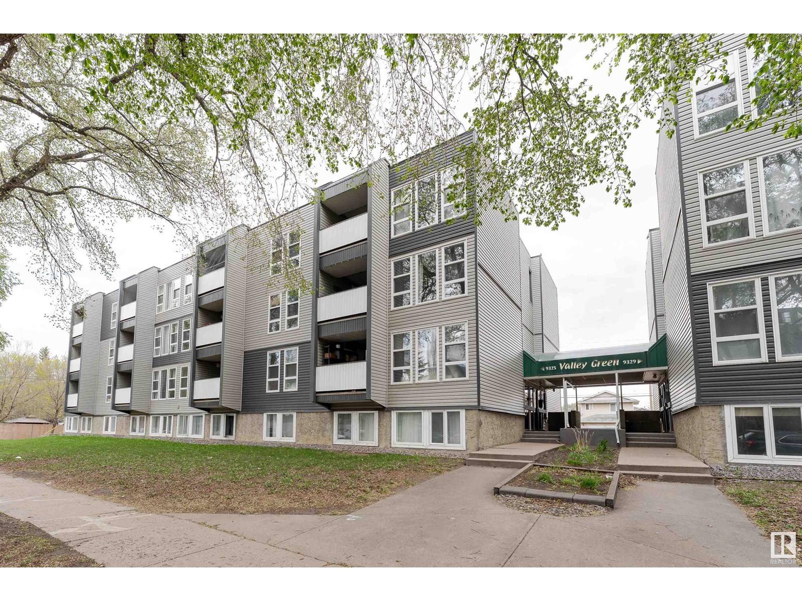 Edmonton, AB T5H0H9,#B1 9325 104 AV NW