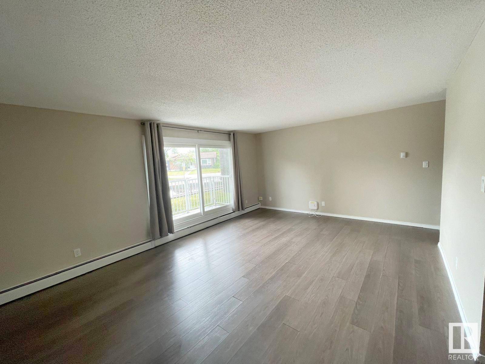 Edmonton, AB T6J3Z7,#103 2545 116 ST NW
