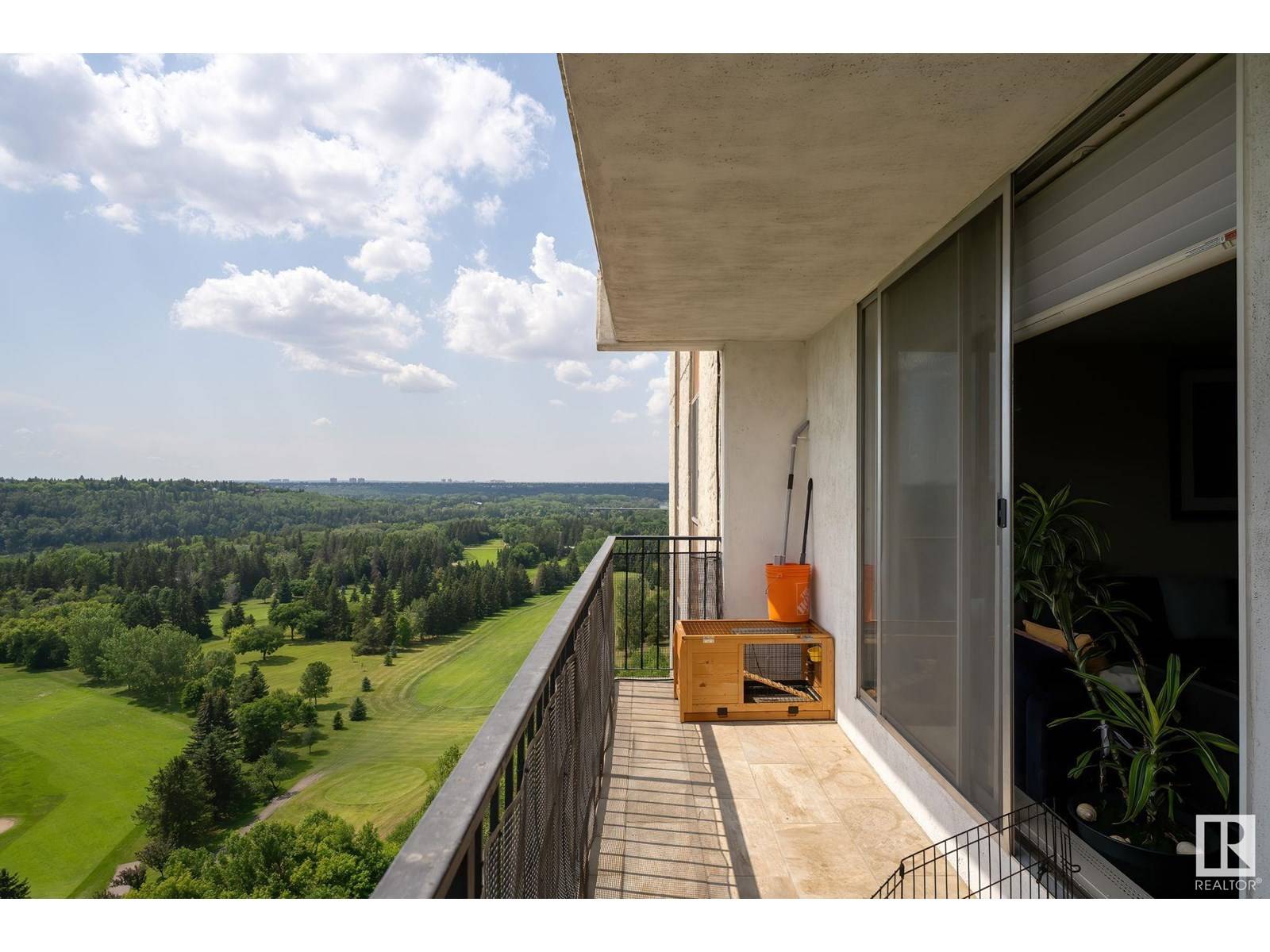 Edmonton, AB T5K0H2,#704 11307 99 AV NW NW