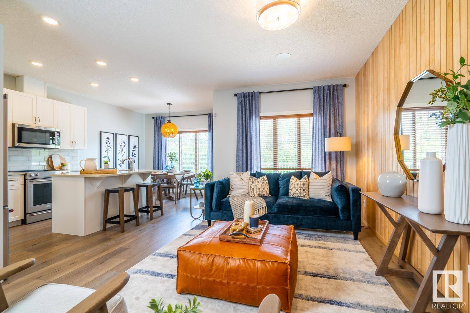 Edmonton, AB T6W5E9,12119 34 AV SW