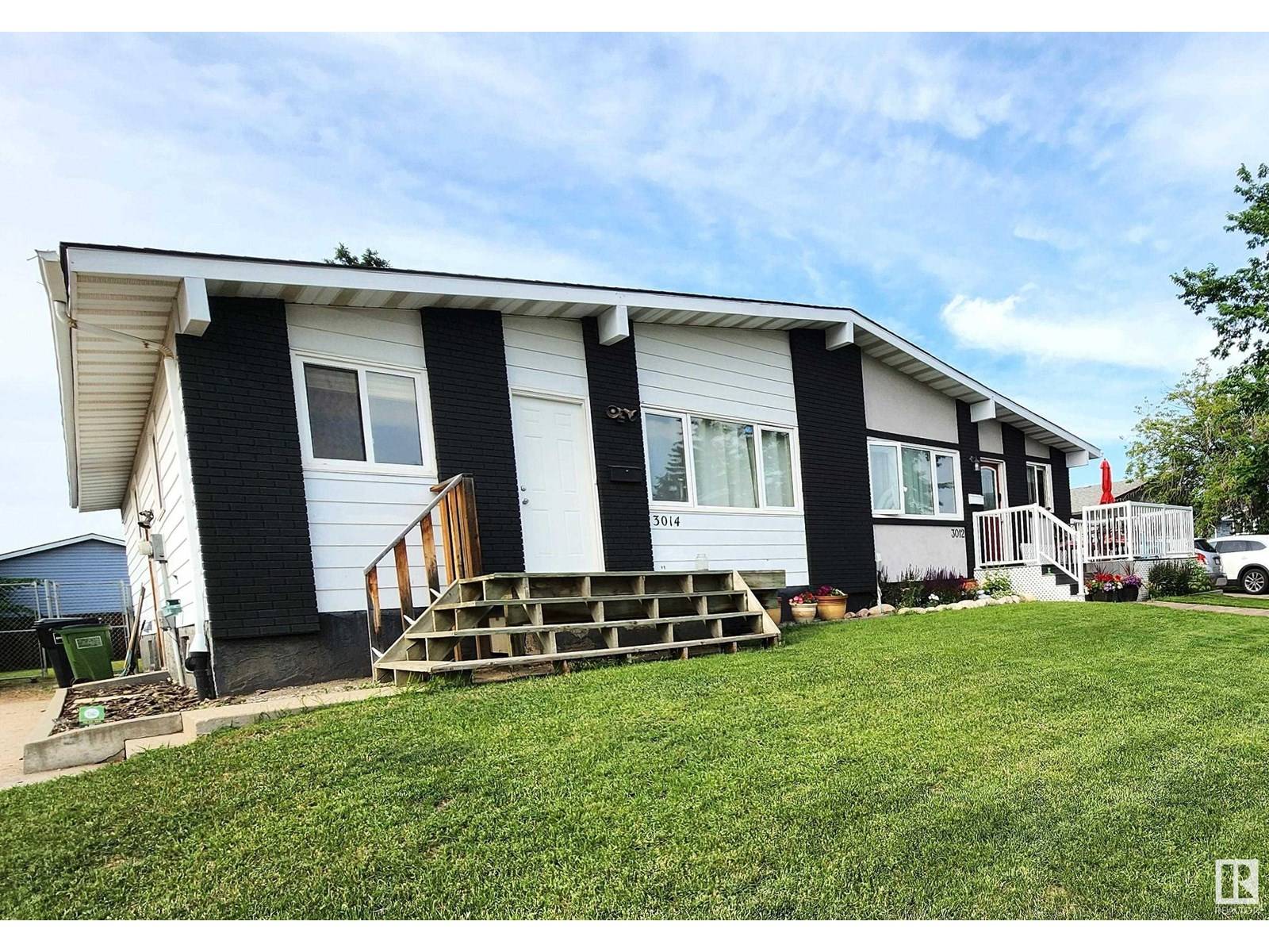 Edmonton, AB T5A2Z1,3014 132 AV NW