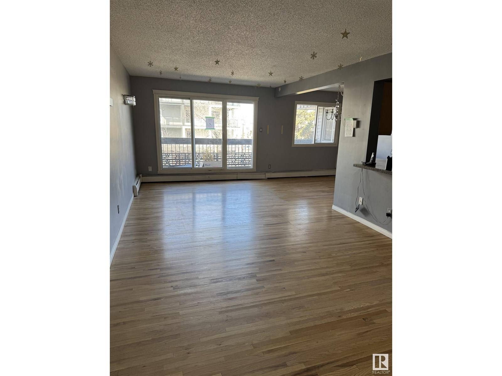 Edmonton, AB T5K2V9,#425 11217 103 AV NW