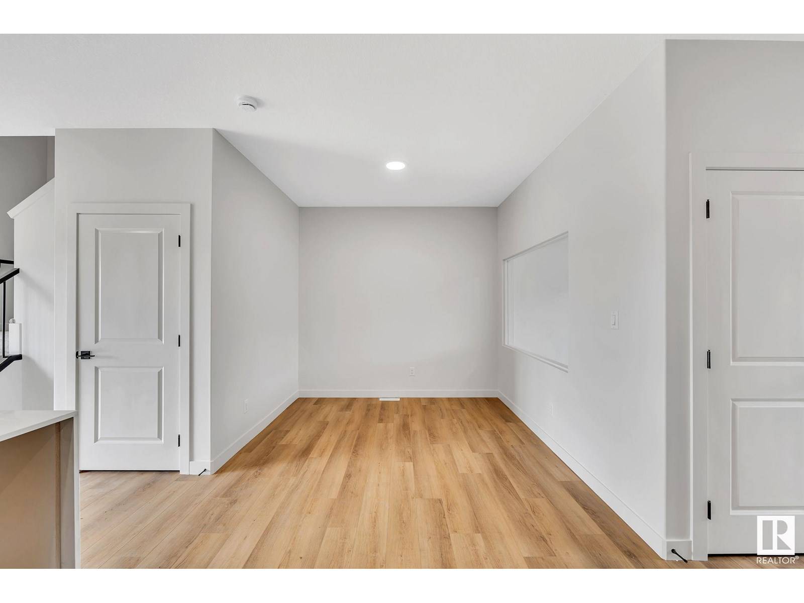 Edmonton, AB T6X3J1,252 24 ST NW NW