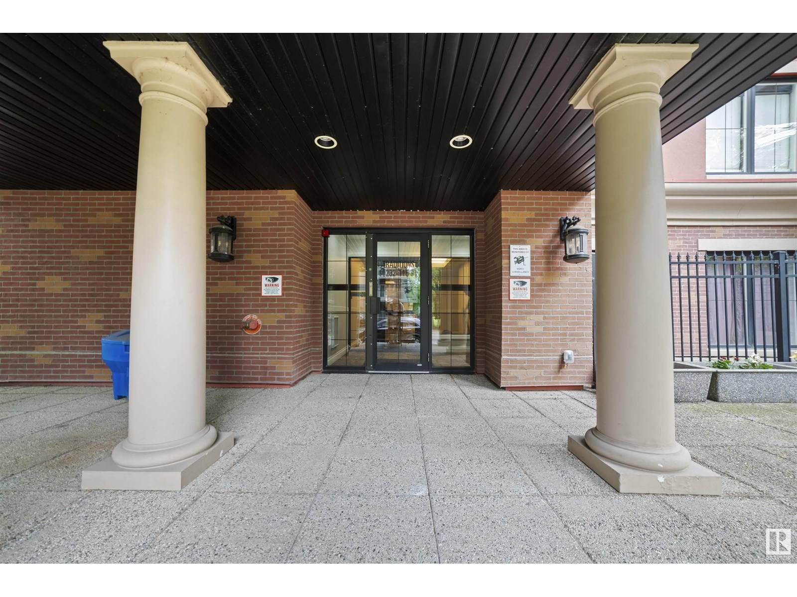 Edmonton, AB T5K1T8,#405 10232 115 St NW NW