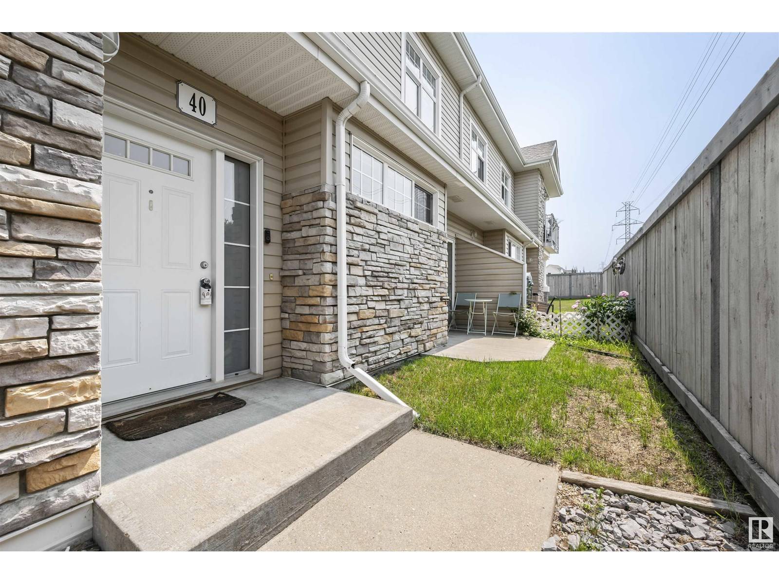 Edmonton, AB T6X1K1,#40 1179 SUMMERSIDE DR SW