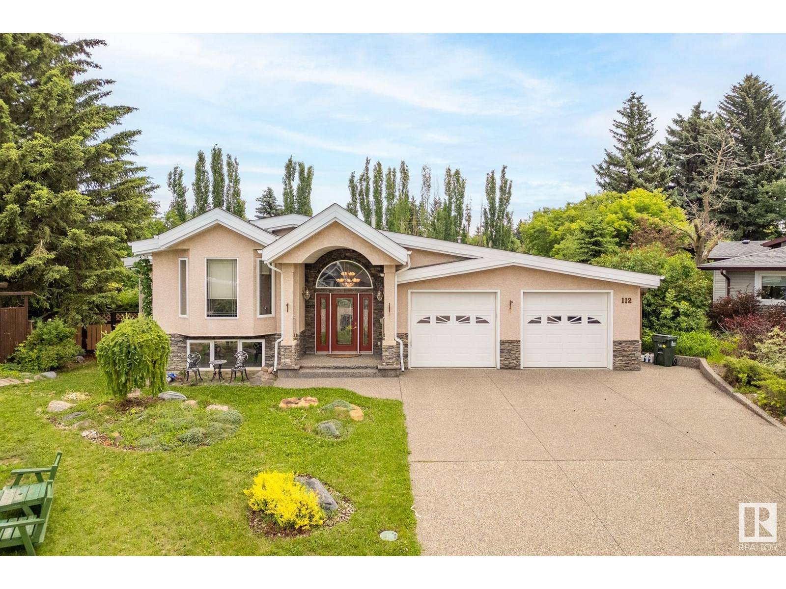Sherwood Park, AB T8A1K6,112 ACACIA CO