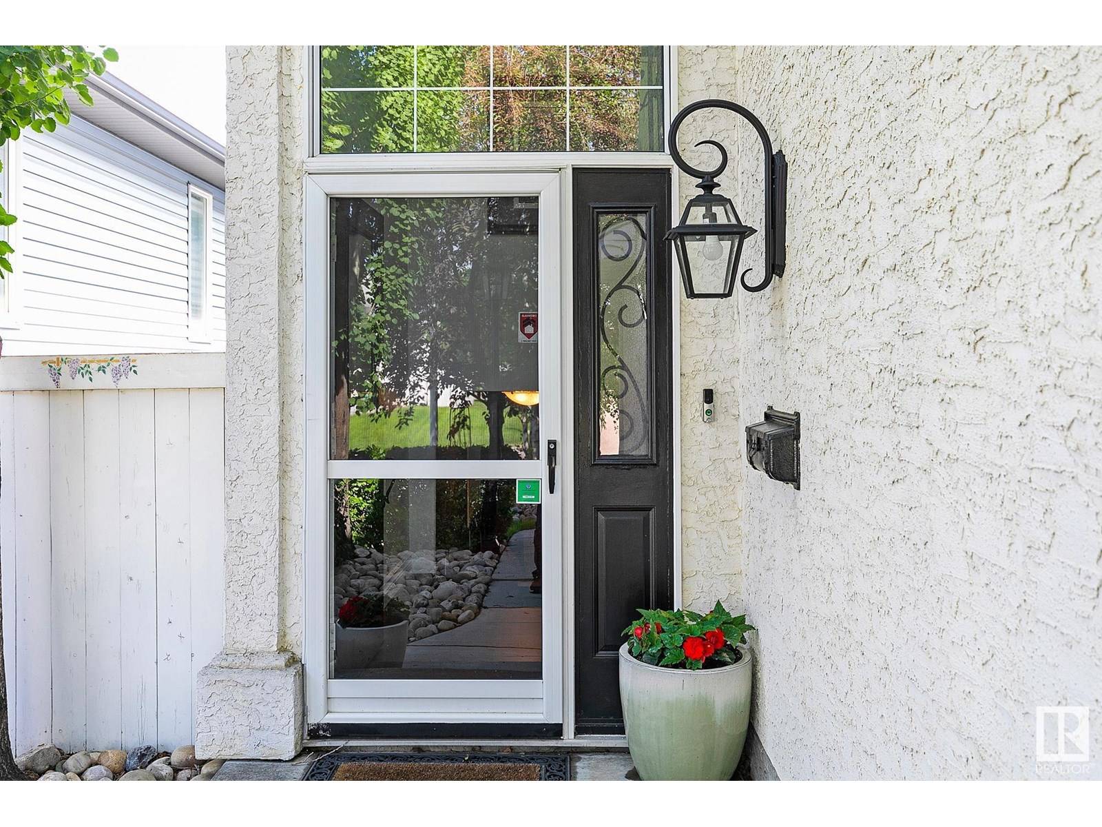 Edmonton, AB T6V1E9,15003 128 ST NW