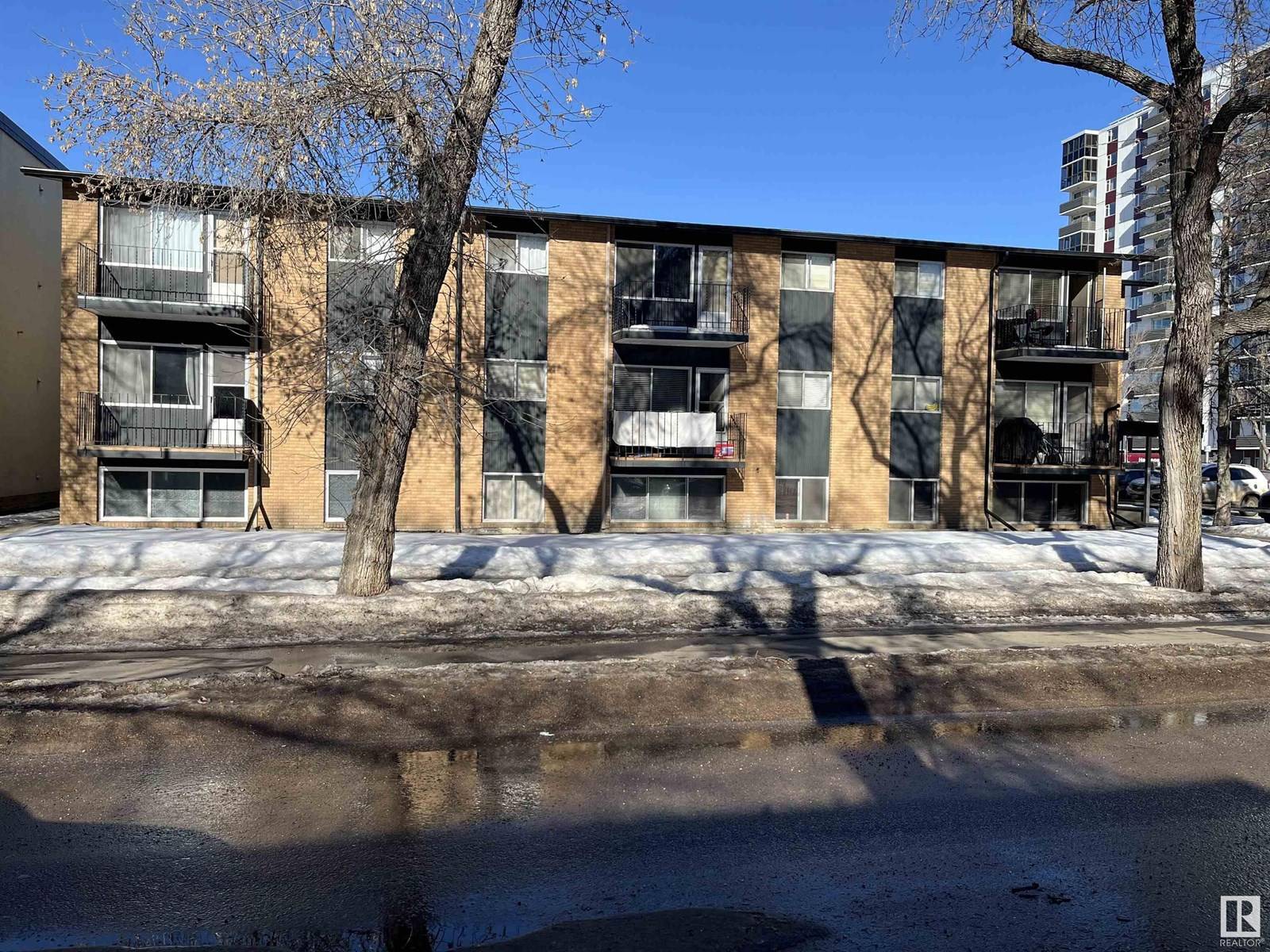 Edmonton, AB T6E2C9,10512 83 AV NW
