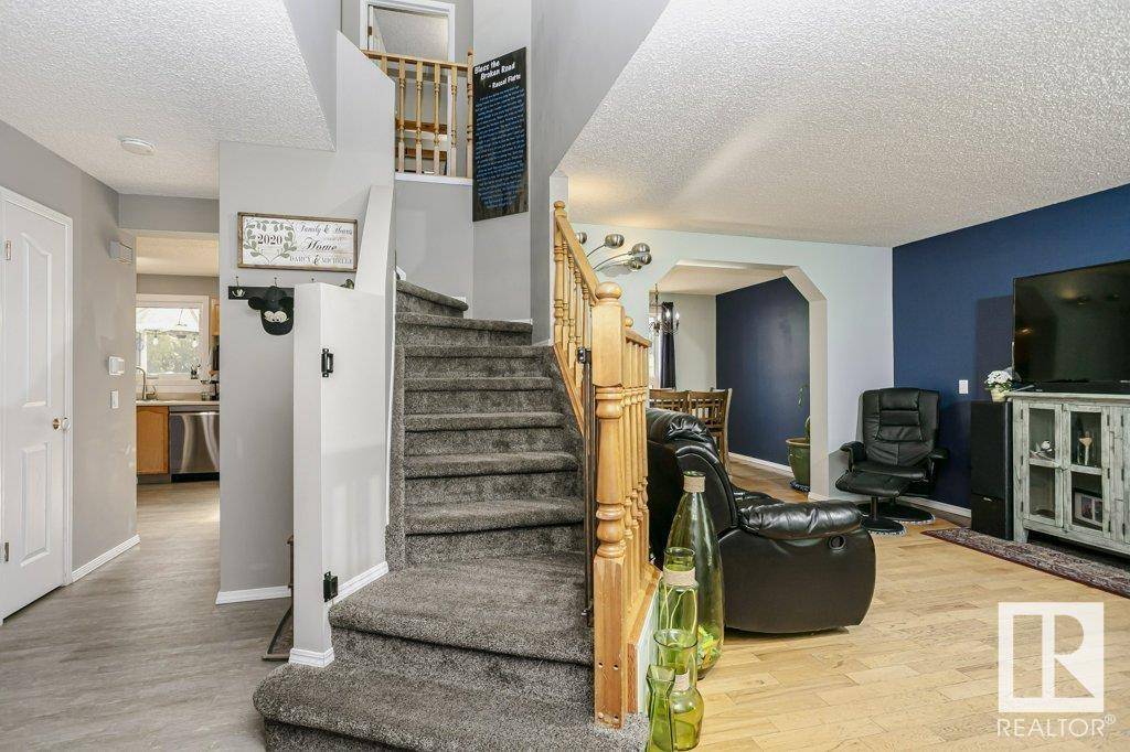 Sherwood Park, AB T8H1T6,65 DALTON WY