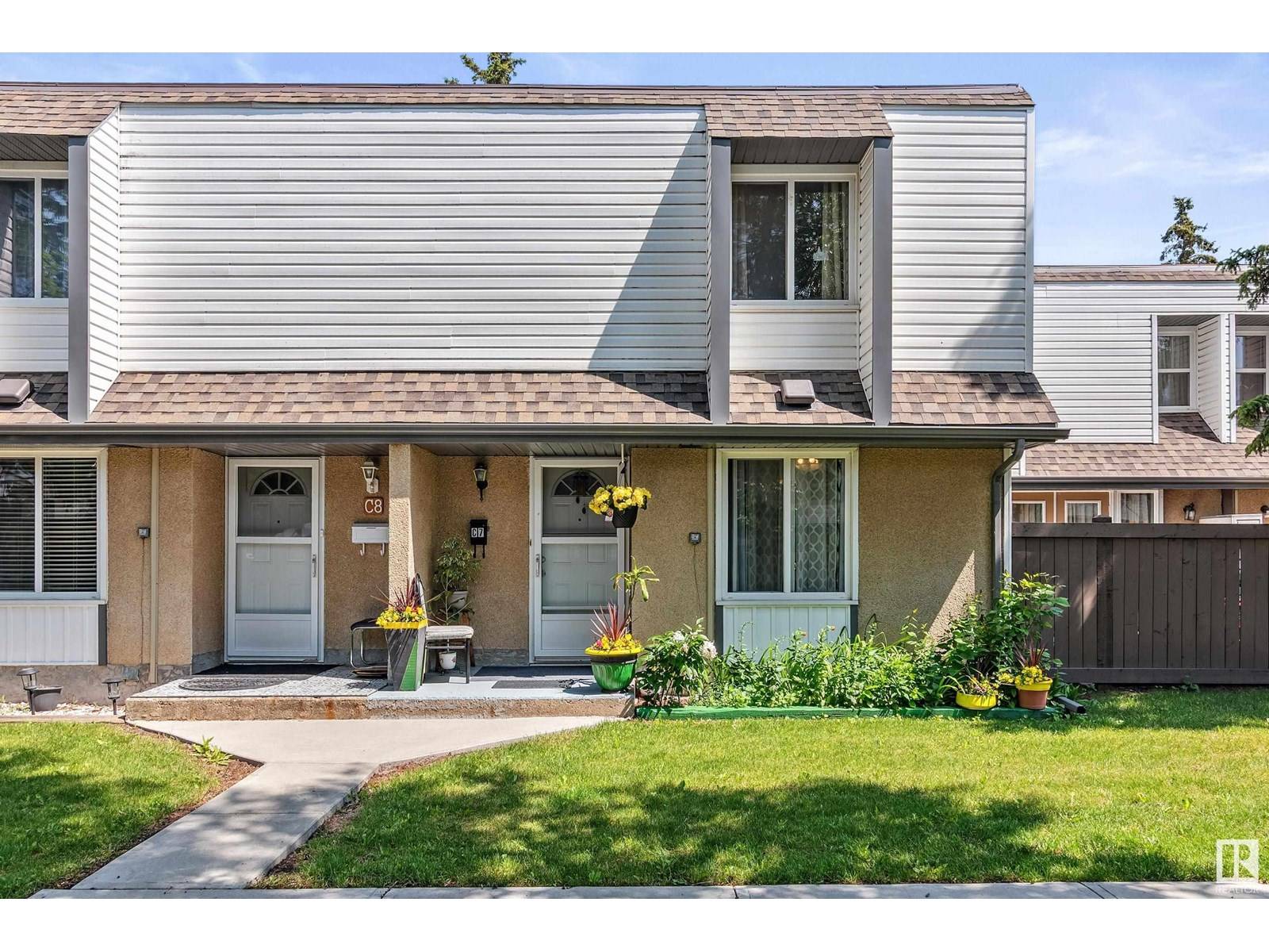 Edmonton, AB T6J2L3,C7 GARDEN GROVE GV NW
