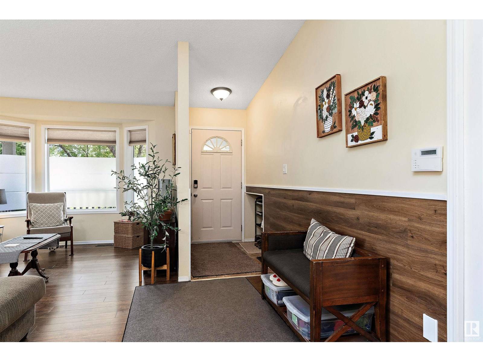 Edmonton, AB T6J6S8,11108 10A AV NW