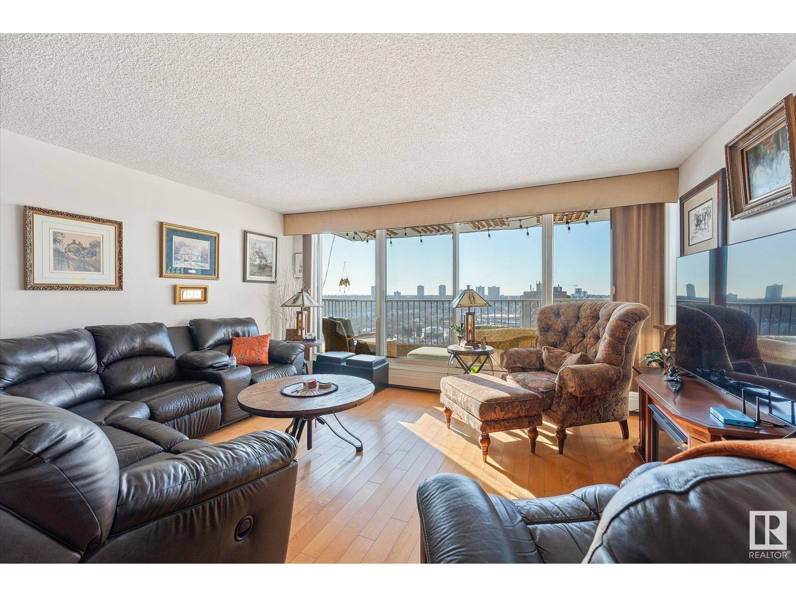 Edmonton, AB T5K2J3,#1002 9923 103 ST NW