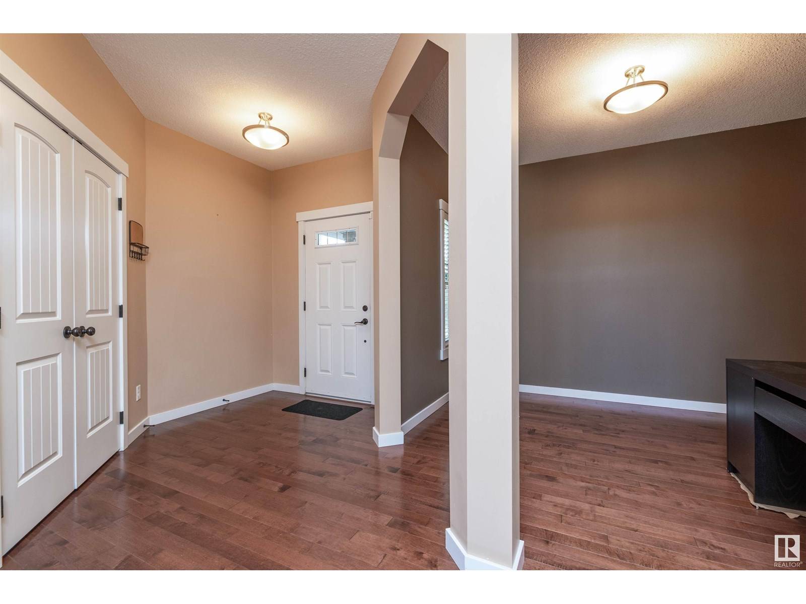 Edmonton, AB T6X0Y6,4450 CRABAPPLE LANDING LD SW