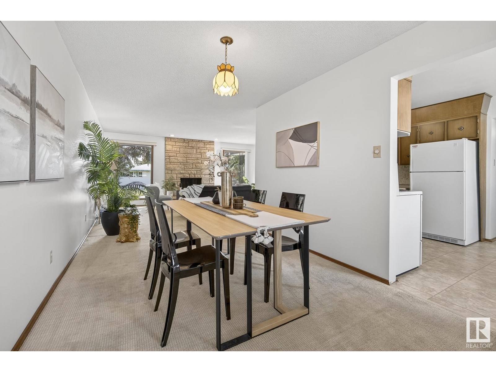 Edmonton, AB T6J1B1,3544 107 ST NW